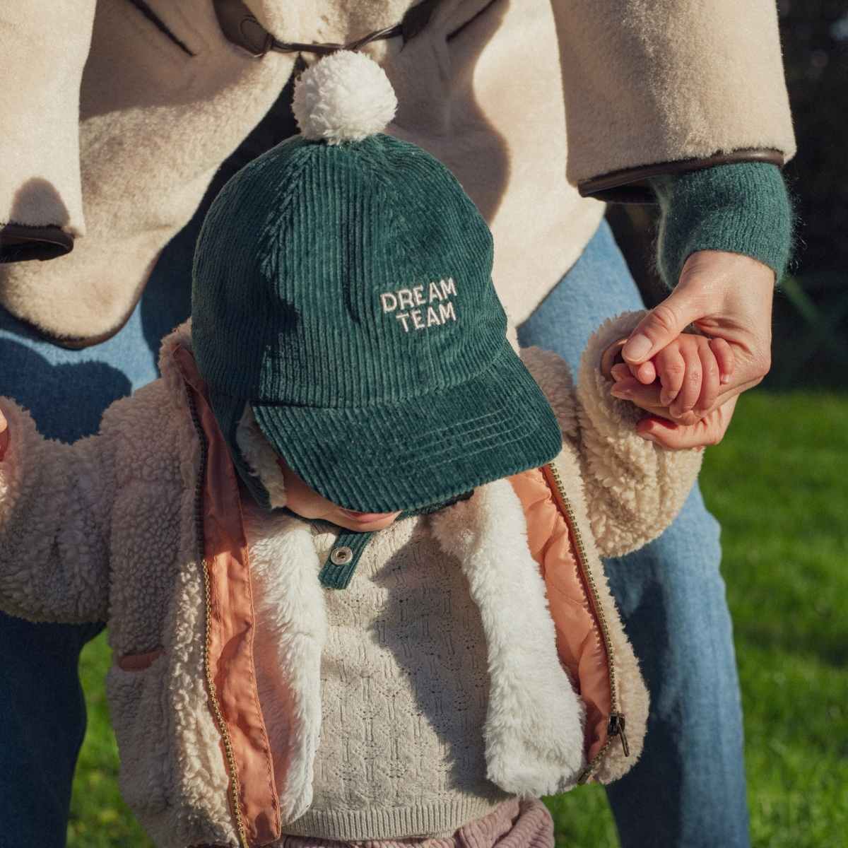 chapka-bebe-enfant-chamaye-assorti-parent-enfant-casquette-papa-fils-cadeau-fete-des-peres-bonnet-mere-fille-cadeau-naissance-maman-bebe-matchy-matchy-cadeau-original-famille-broderie-dream-team