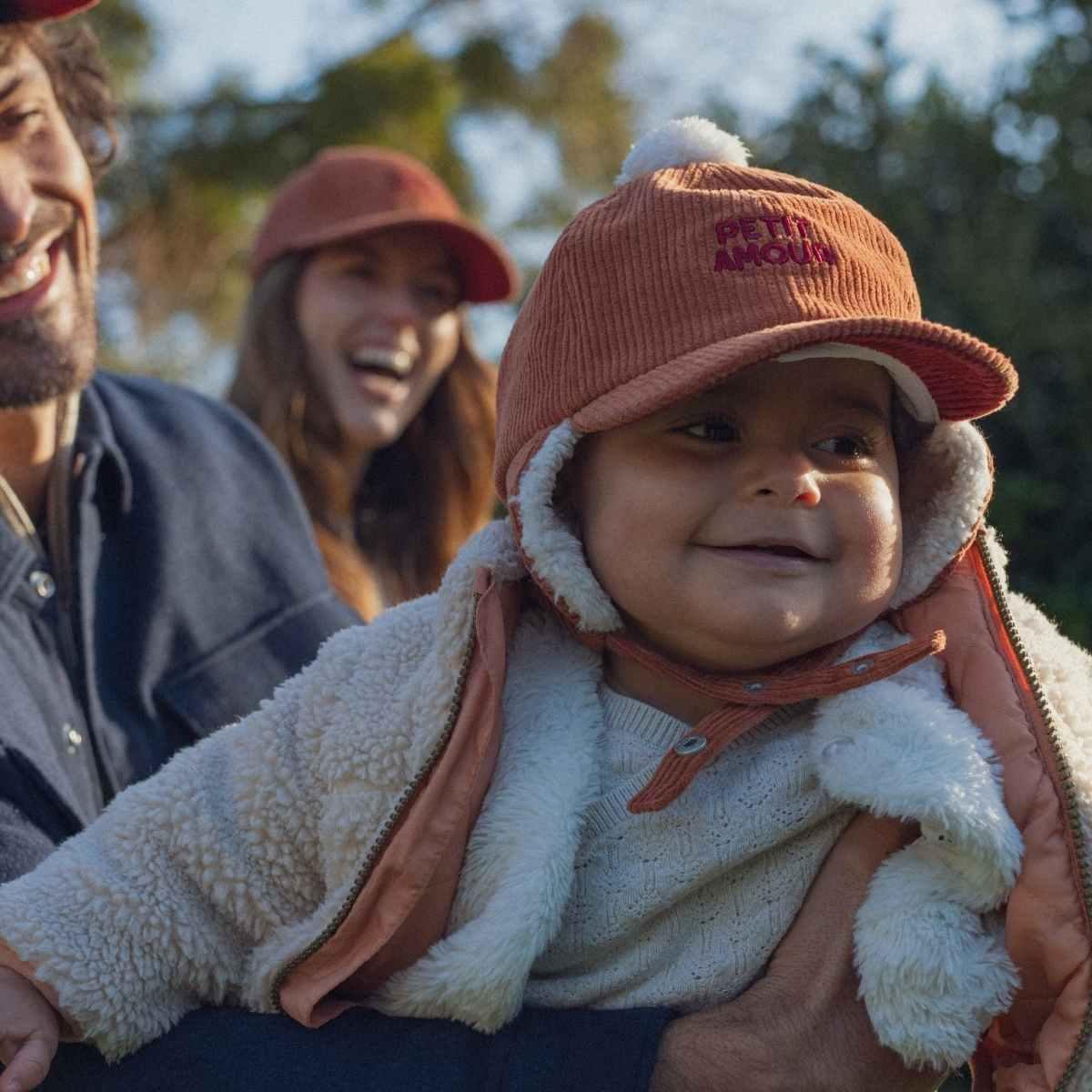 chapka-bebe-enfant-chamaye-assorti-parent-enfant-casquette-papa-fils-cadeau-fete-des-peres-bonnet-mere-fille-cadeau-naissance-maman-bebe-matchy-matchy-cadeau-original-famille-broderie-petit-amour