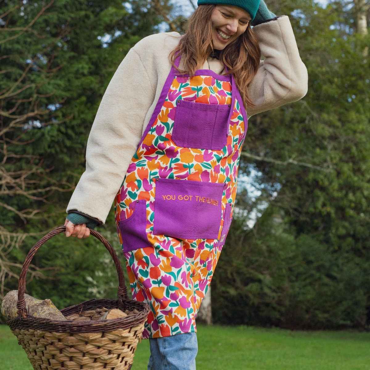 tablier-enfant-papa-maman-chamaye-assorti-parent-enfant-tablier-papa-fils-cadeau-fete-des-peres-bonnet-mere-fille-cadeau-naissance-maman-matchy-matchy-cadeau-original-famille-broderie-you-got-the-power