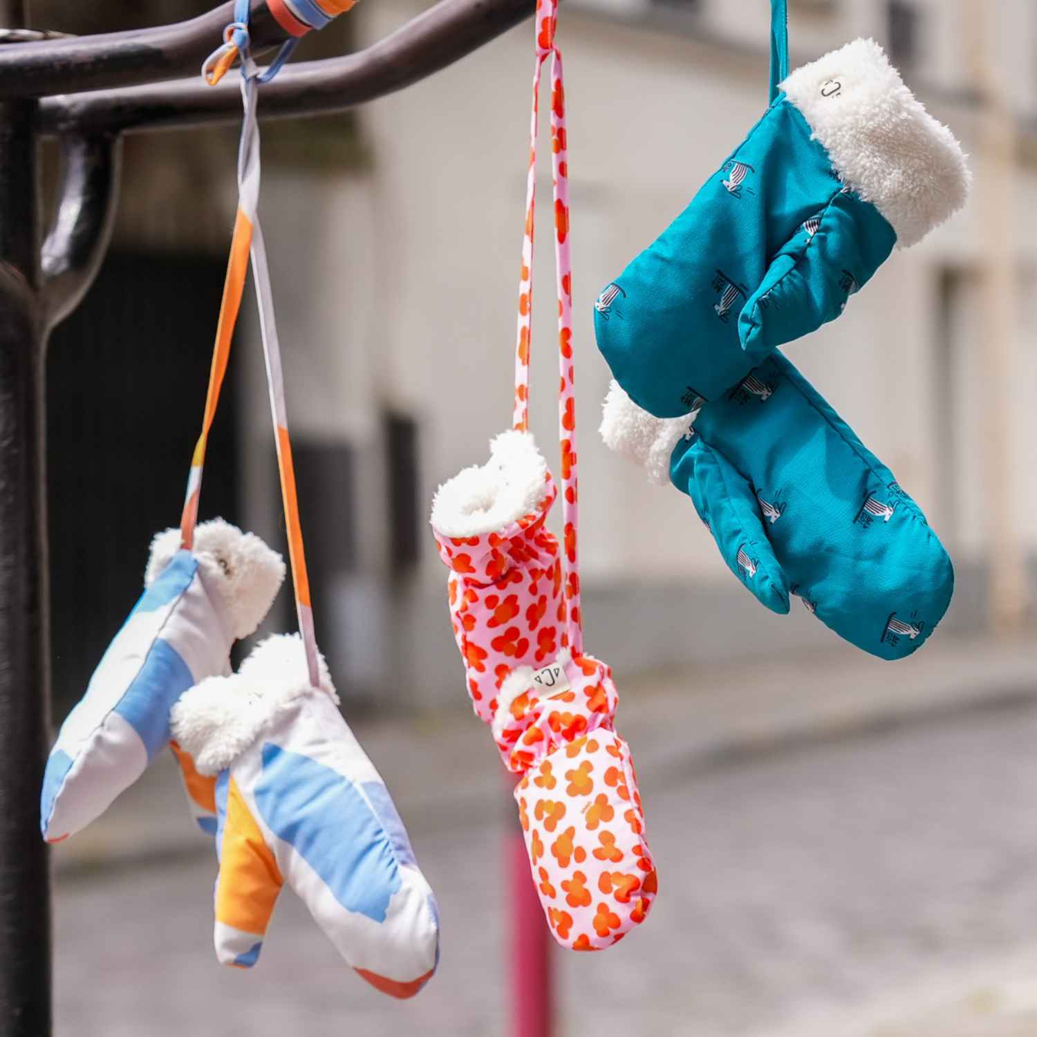 moufle-enfant-imperméable-cadeau-hiver-bébé-cadeau-anniversaire-petit-garcon-matchy-matchy-cadeau-famille-cadeau-pere-fils-original-cadeau-mere-fille-pratique-matchy-matchy-cadeaux-noel-famille-marque-francaise-motif