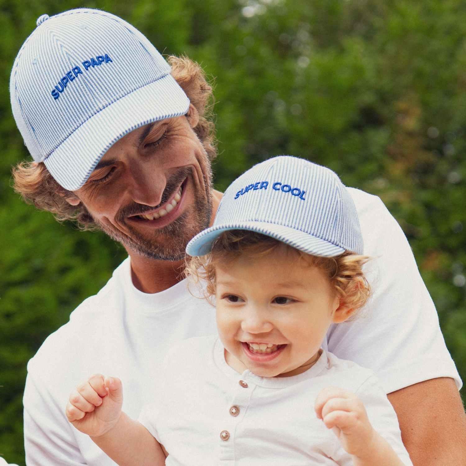 casquette-bebe-enfant-parent-chamaye-assorti-papa-maman-enfant-casquette-papa-fils-cadeau-fete-des-peres-casquette-mere-fille-cadeau-naissance-maman-bebe-cadeau-original-famille-casquette-personnalisable-broderie-super-cool
