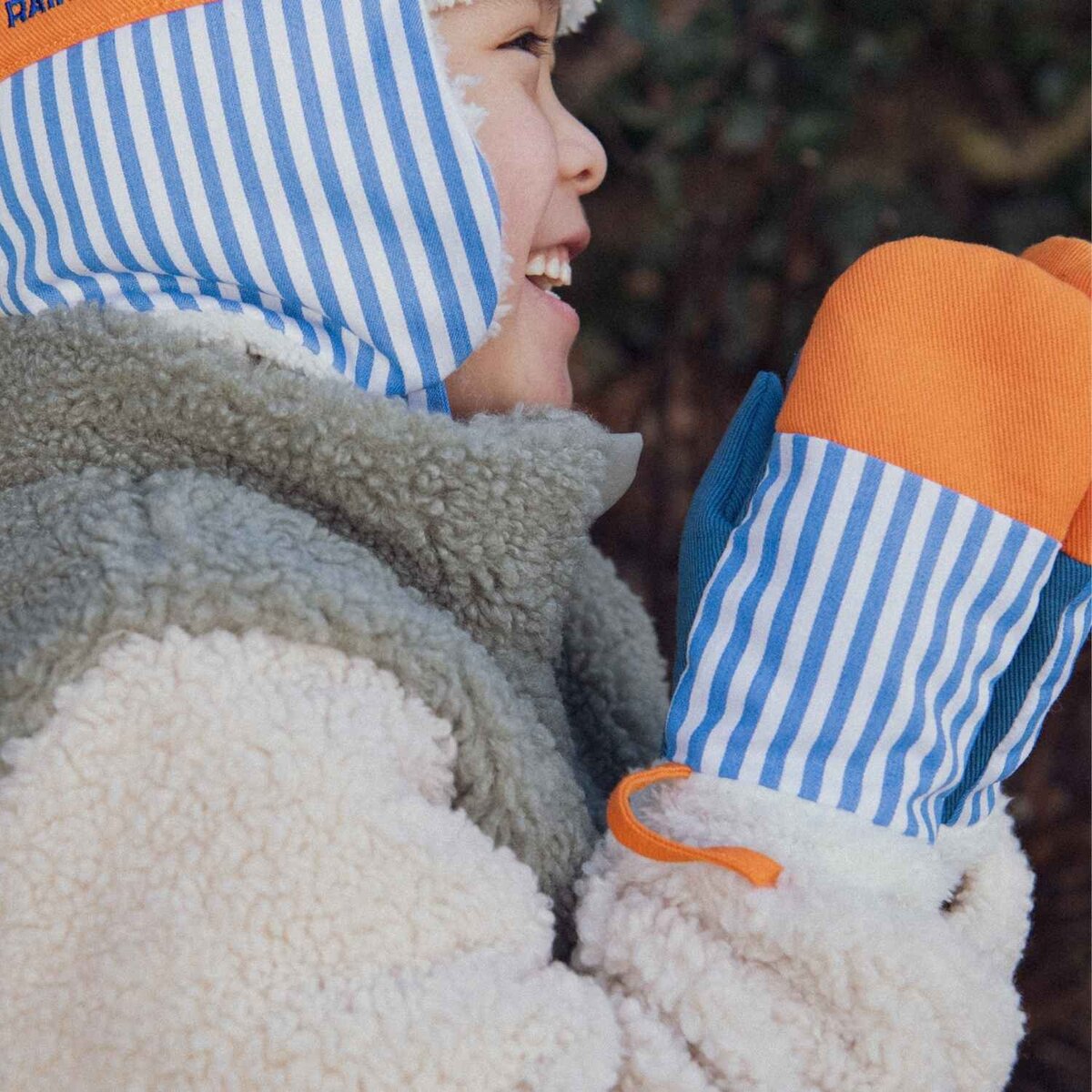 moufles-bebe-enfant-chamaye-assorti-papa-maman-enfant-casquette-papa-fils-cadeau-fete-des-peres-casquette-mere-fille-cadeau-naissance-maman-bebe-cadeau-original-famille-casquette-personnalisable-broderie-orange