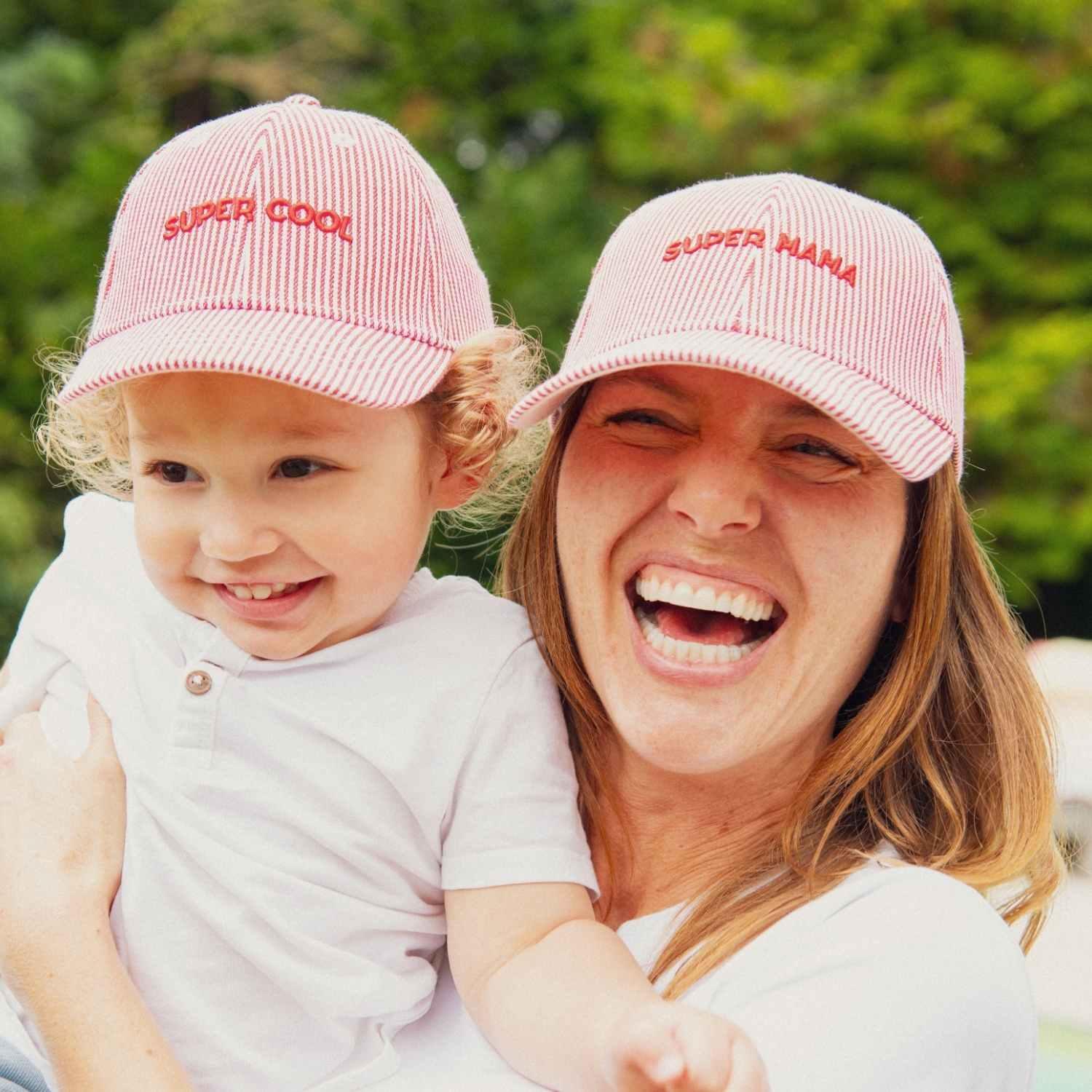 casquette-bebe-enfant-parent-chamaye-assorti-papa-maman-enfant-casquette-papa-fils-cadeau-fete-des-peres-casquette-mere-fille-cadeau-naissance-maman-bebe-cadeau-original-famille-casquette-personnalisable-broderie-super-cool