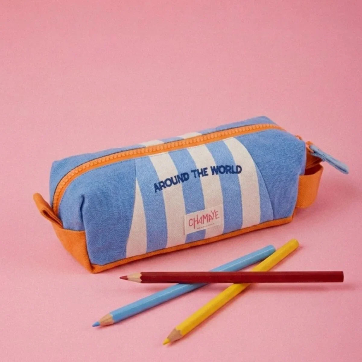 trousse-scolaire-enfant-chamaye-assorti-parent-enfant-sac-sport-gouter-cadeau-matchy-matchy-cadeau-original-famille-broderie-around-the-world