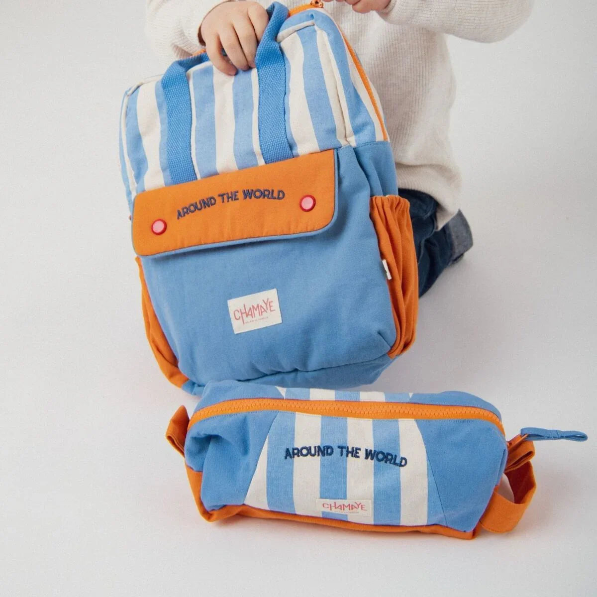 trousse-scolaire-enfant-chamaye-assorti-parent-enfant-sac-sport-gouter-cadeau-matchy-matchy-cadeau-original-famille-broderie-around-the-world