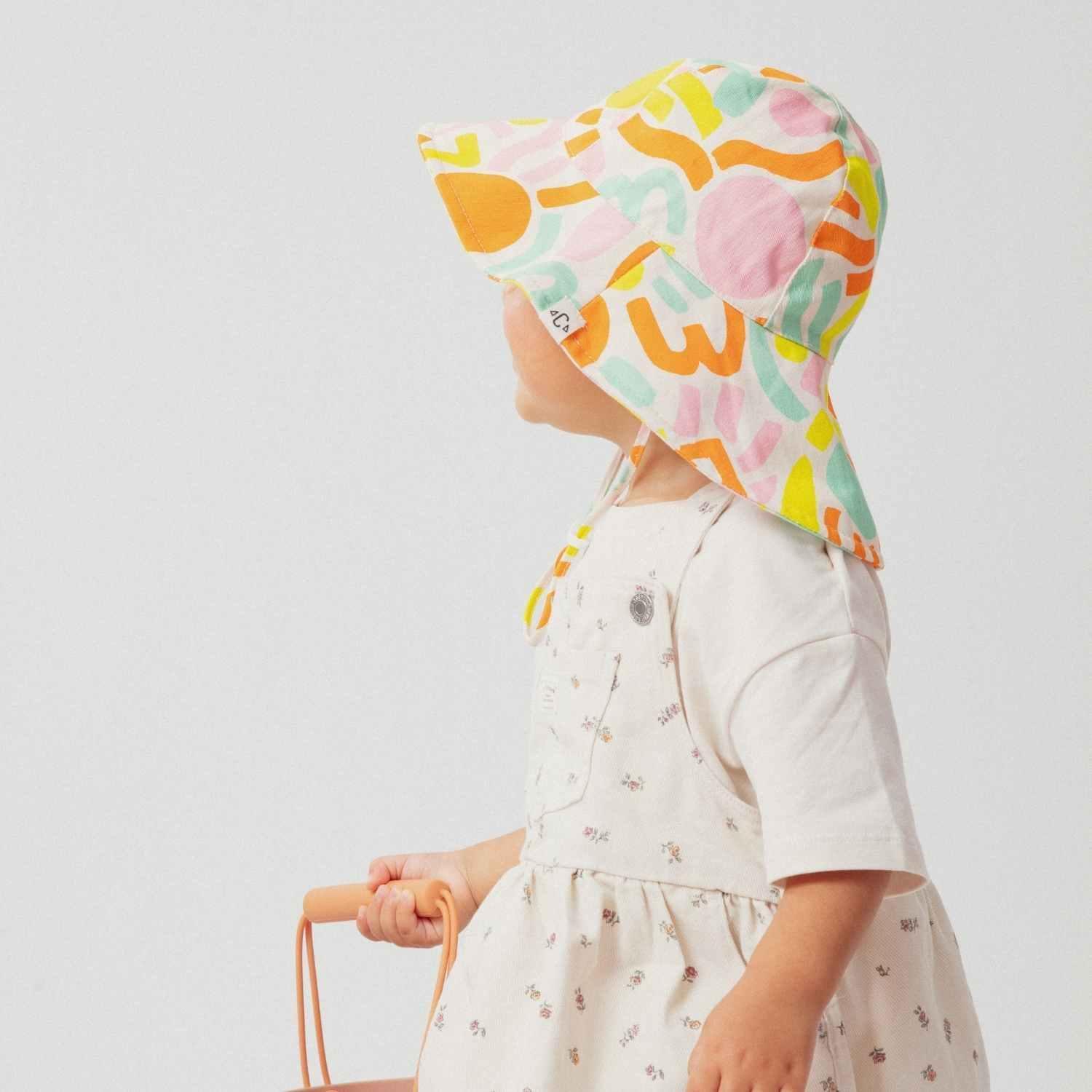 chapeau-bebe-enfant-soleil-chamaye-assorti-papa-maman-enfant-casquette-papa-fils-cadeau-fete-des-peres-casquette-mere-fille-cadeau-naissance-maman-bebe-cadeau-original-famille-casquette-personnalisable-broderie-sunny