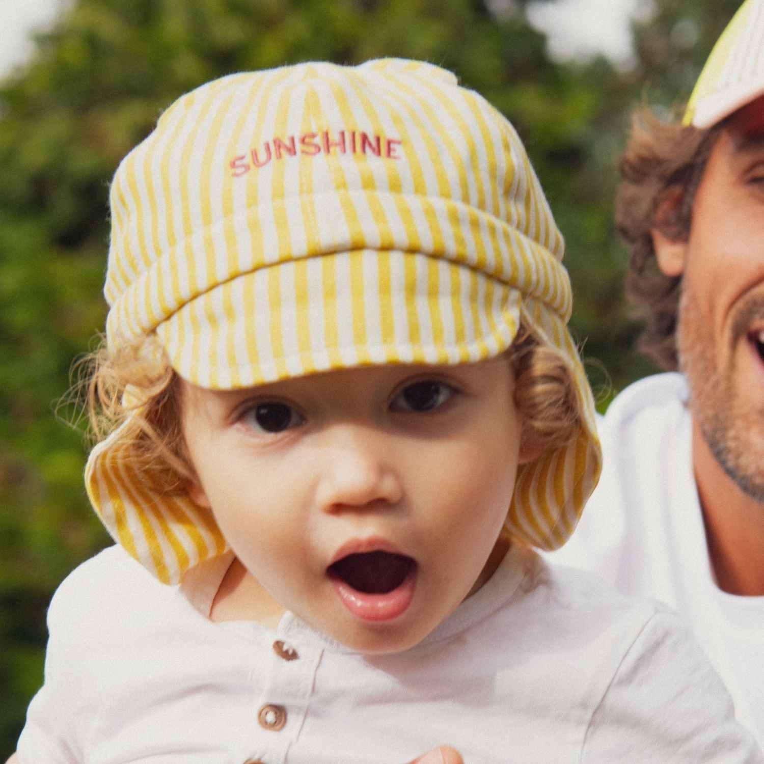 chapeau-bebe-enfant-soleil-chamaye-assorti-papa-maman-enfant-casquette-papa-fils-cadeau-fete-des-peres-casquette-mere-fille-cadeau-naissance-maman-bebe-cadeau-original-famille-casquette-personnalisable-broderie-sunshine