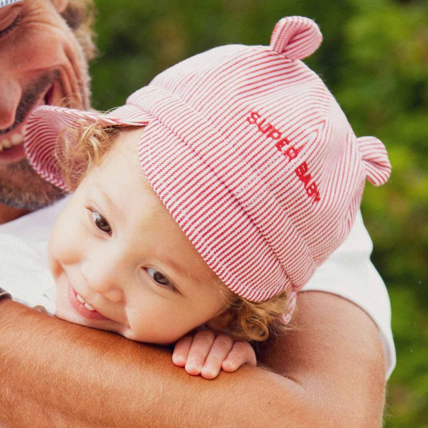 chapeau-bebe-enfant-soleil-chamaye-assorti-papa-maman-enfant-casquette-papa-fils-cadeau-fete-des-peres-casquette-mere-fille-cadeau-naissance-maman-bebe-cadeau-original-famille-casquette-personnalisable-broderie-super-baby