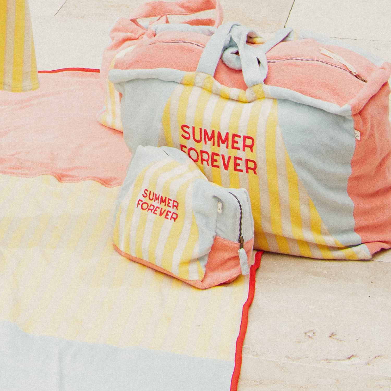 trousse-éponge-parent-maman-sac-pochette-maman-mixte-cadeau-été-maman-papa-cadeau-anniversaire-fête-de-mères-matchy-matchy-cadeau-famille-cadeau-pere-fils-original-cadeau-mere-fille-pratique-matchy-matchy-cadeaux-noel-famille-marque-francaise