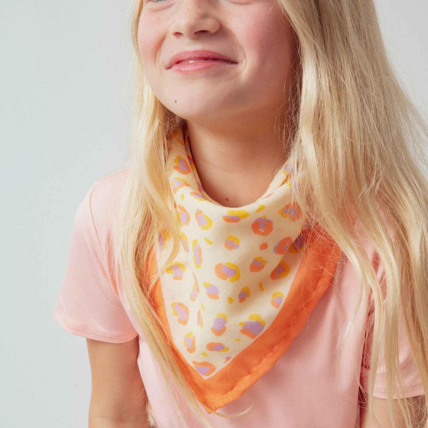 foulard-parent-enfant-coton-foulard-maman-enfant-cadeau-maman-fête-des-mères-cadeau-anniversaire-petite-fille-matchy-matchy-cadeau-famille-cadeau-mère-fille-original-cadeau-pratique-matchy-matchy-cadeaux-noel-famille-marque-francaise-motif