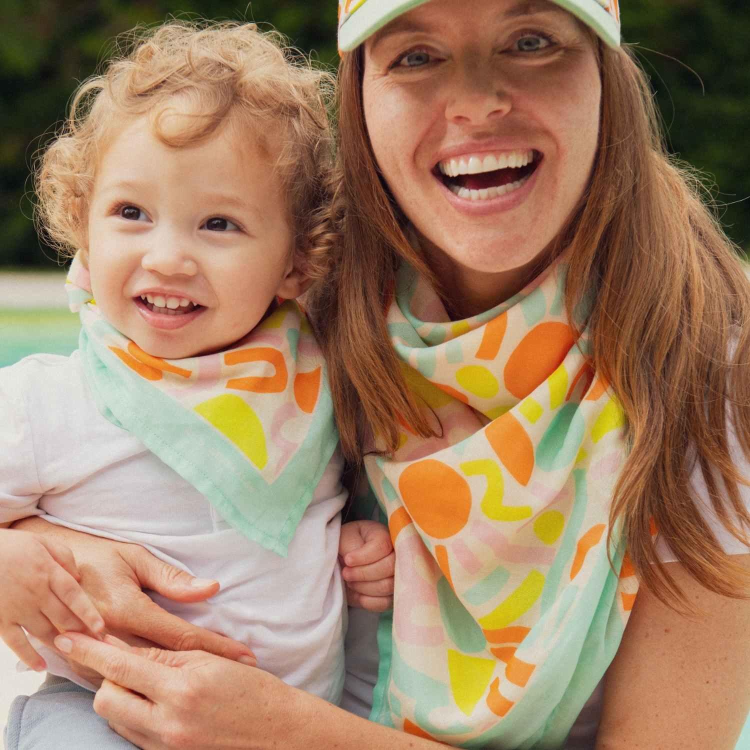 foulard-parent-enfant-coton-foulard-maman-enfant-cadeau-maman-fête-des-mères-cadeau-anniversaire-petite-fille-matchy-matchy-cadeau-famille-cadeau-mère-fille-original-cadeau-pratique-matchy-matchy-cadeaux-noel-famille-marque-francaise-motif