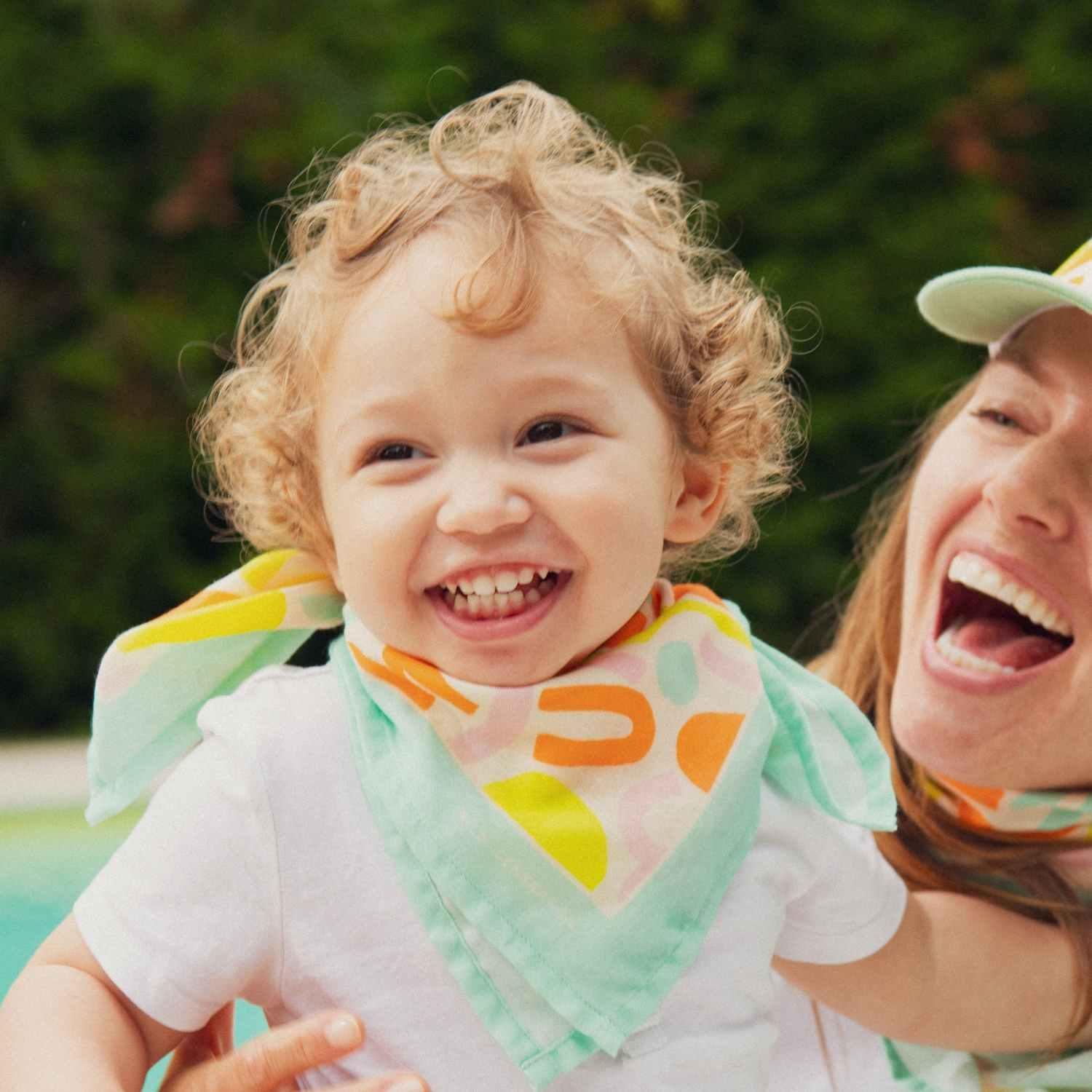 foulard-parent-enfant-coton-foulard-maman-enfant-cadeau-maman-fête-des-mères-cadeau-anniversaire-petite-fille-matchy-matchy-cadeau-famille-cadeau-mère-fille-original-cadeau-pratique-matchy-matchy-cadeaux-noel-famille-marque-francaise-motif
