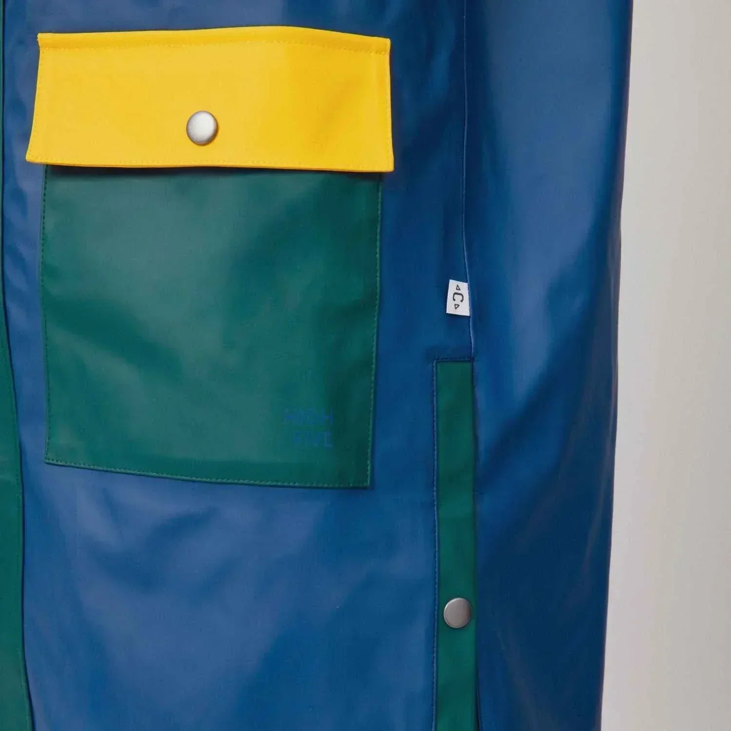 impermeable-mixte-pluie-papa-maman-chamaye-assorti-parent-enfant-kway-papa-fils-cadeau-fete-des-peres-imperméable-mere-fille-cadeau-maman-bebe-matchy-matchy-cadeau-original-famille-broderie-high-five