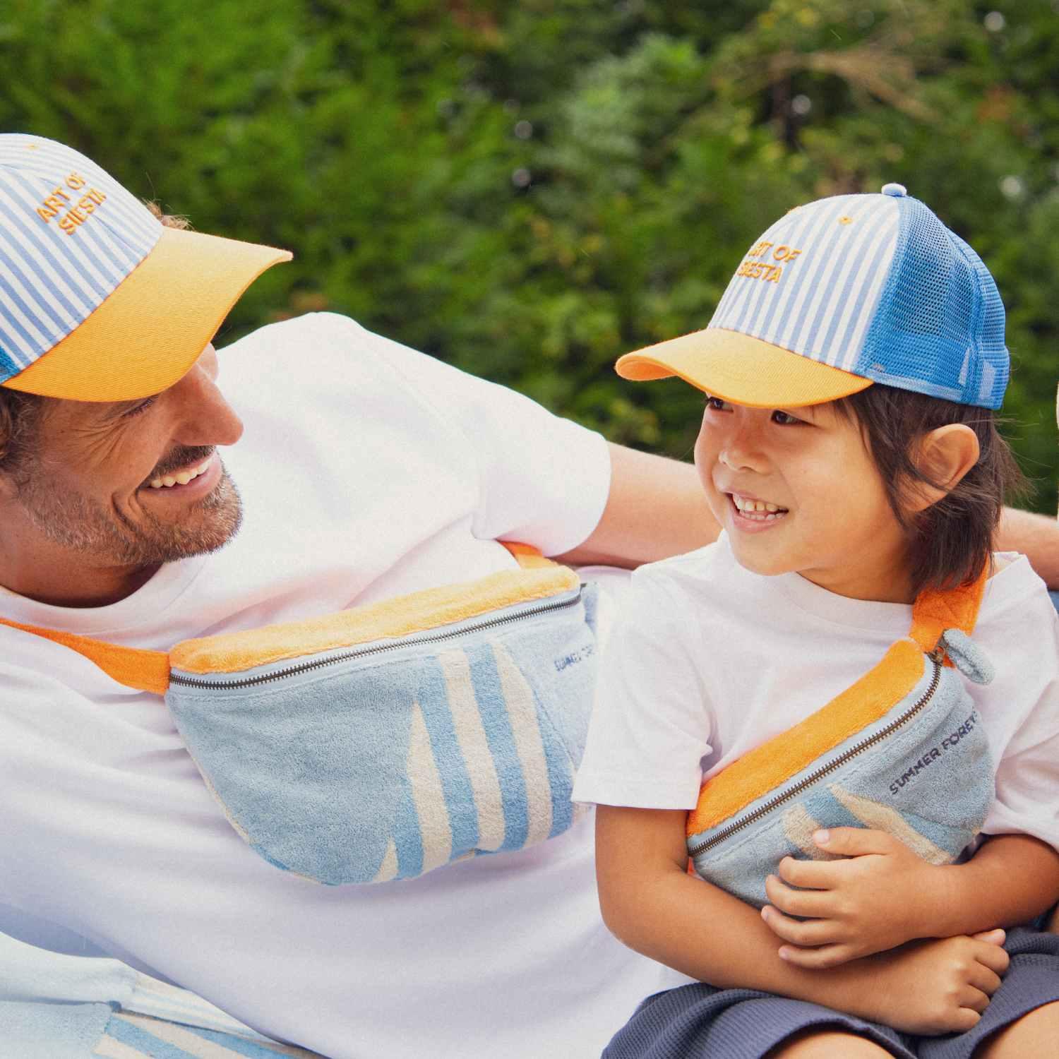 banane-parent-enfant-banane-maman-mixte-enfant-cadeau-été-maman-enfant-cadeau-anniversaire-petite-fille-matchy-matchy-cadeau-famille-cadeau-mere-fille-original-cadeau-mere-fille-pratique-matchy-matchy-cadeaux-fête-des-meres-famille-marque-francaise -motif-éponge-summer