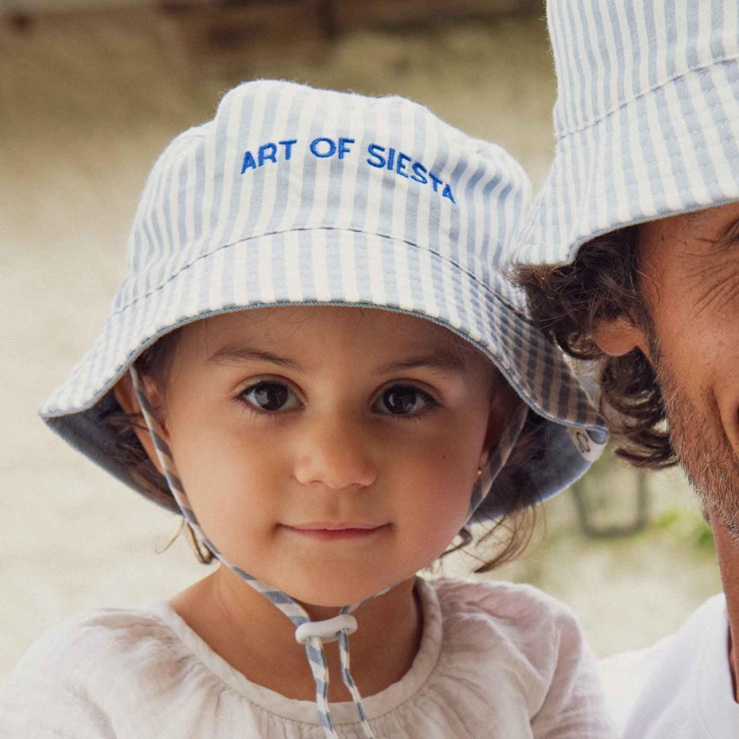 bob-bebe-enfant-parent-chamaye-assorti-papa-maman-enfant-bob-papa-fils-cadeau-fete-des-peres-casquette-mere-fille-cadeau-naissance-maman-bebe-cadeau-original-famille-bob-personnalisable-broderie-art-of-siesta-rayures