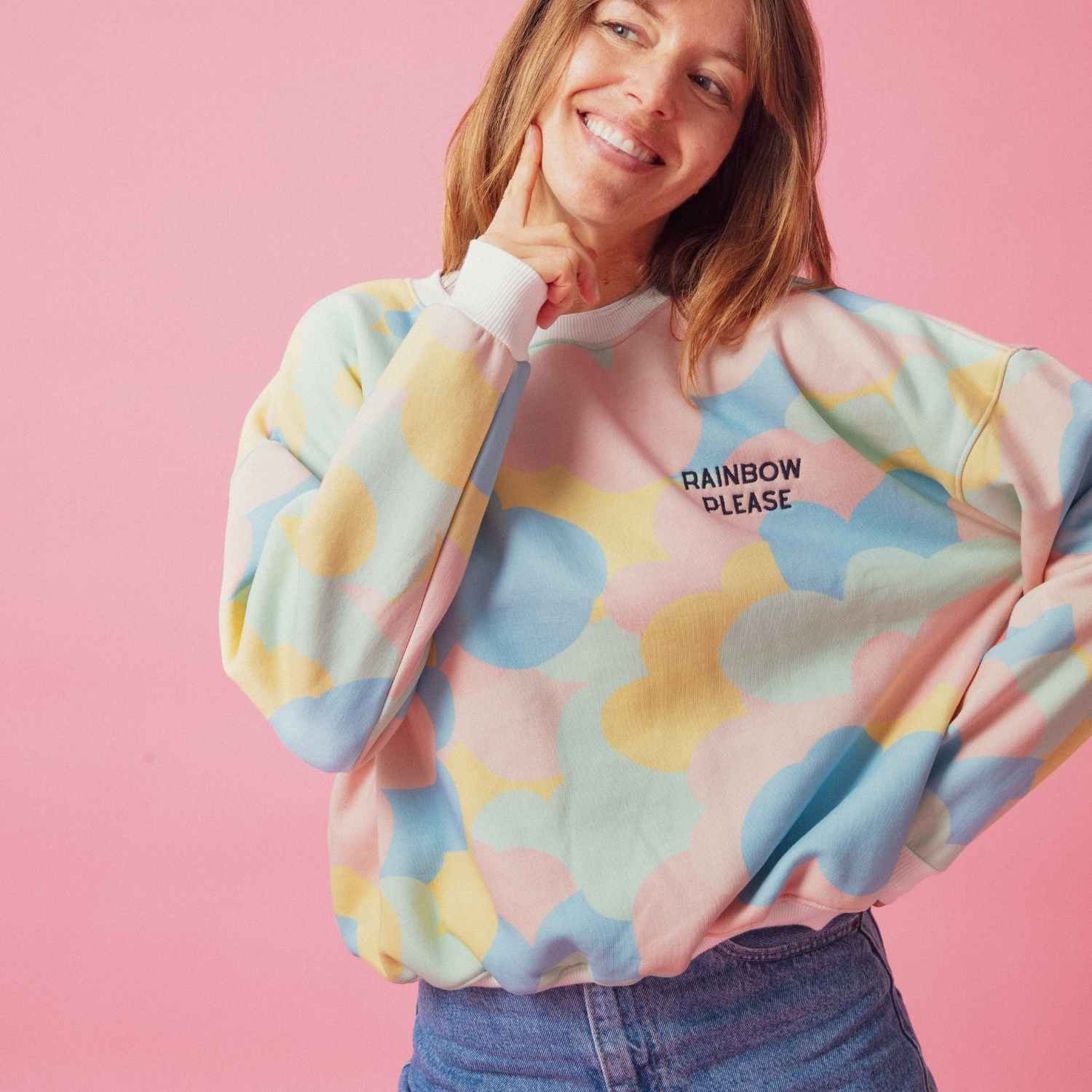 sweat-enfant-adulte-papa-maman-chamaye-assorti-parent-enfant-sac-papa-fils-cadeau-fete-des-meres-pull-mere-fille-cadeau-naissance-maman-matchy-matchy-cadeau-original-famille-broderie-motif-rainbow-please