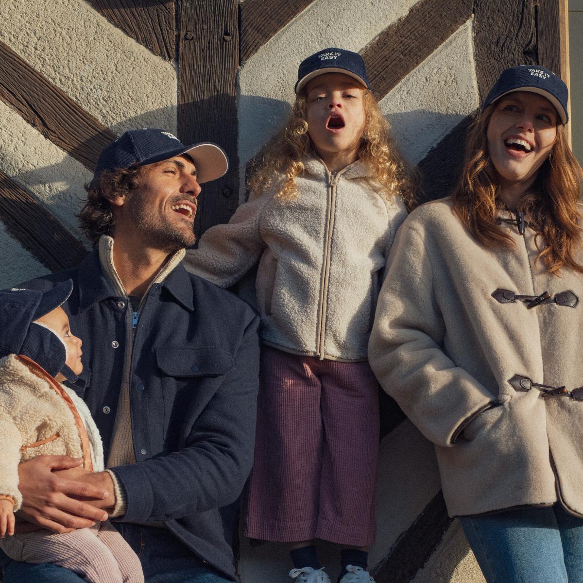 casquette-bebe-enfant-parent-chamaye-assorti-papa-maman-enfant-casquette-papa-fils-cadeau-fete-des-peres-casquette-mere-fille-cadeau-naissance-maman-bebe-cadeau-original-famille-casquette-personnalisable-broderie-take-it-easy