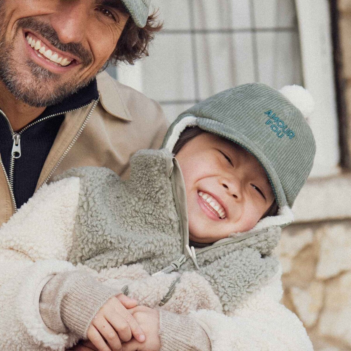 chapka-bebe-enfant-chamaye-assorti-papa-maman-enfant-casquette-papa-fils-cadeau-fete-des-peres-casquette-mere-fille-cadeau-naissance-maman-bebe-cadeau-original-famille-casquette-personnalisable-broderie-amour-fou-vert