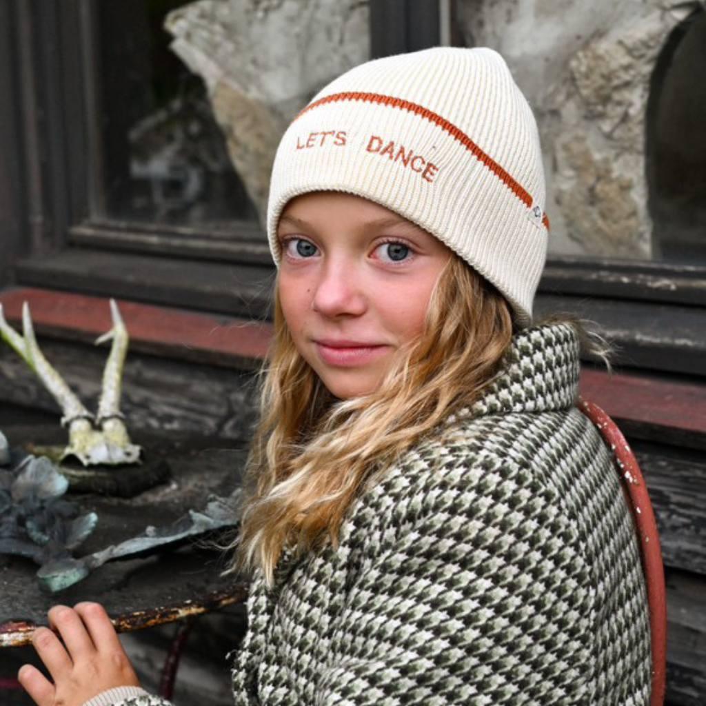 bonnet-bebe-enfant-papa-maman-chamaye-assorti-parent-enfant-bonnet-papa-fils-cadeau-fete-des-peres-bonnet-mere-fille-cadeau-naissance-maman-bebe-matchy-matchy-cadeau-original-famille-broderie-lets-dance-cadeau-bebe-maman-cadeai-naissance-jeune-maman-pas-cher-protection-hiver-froid-bebe