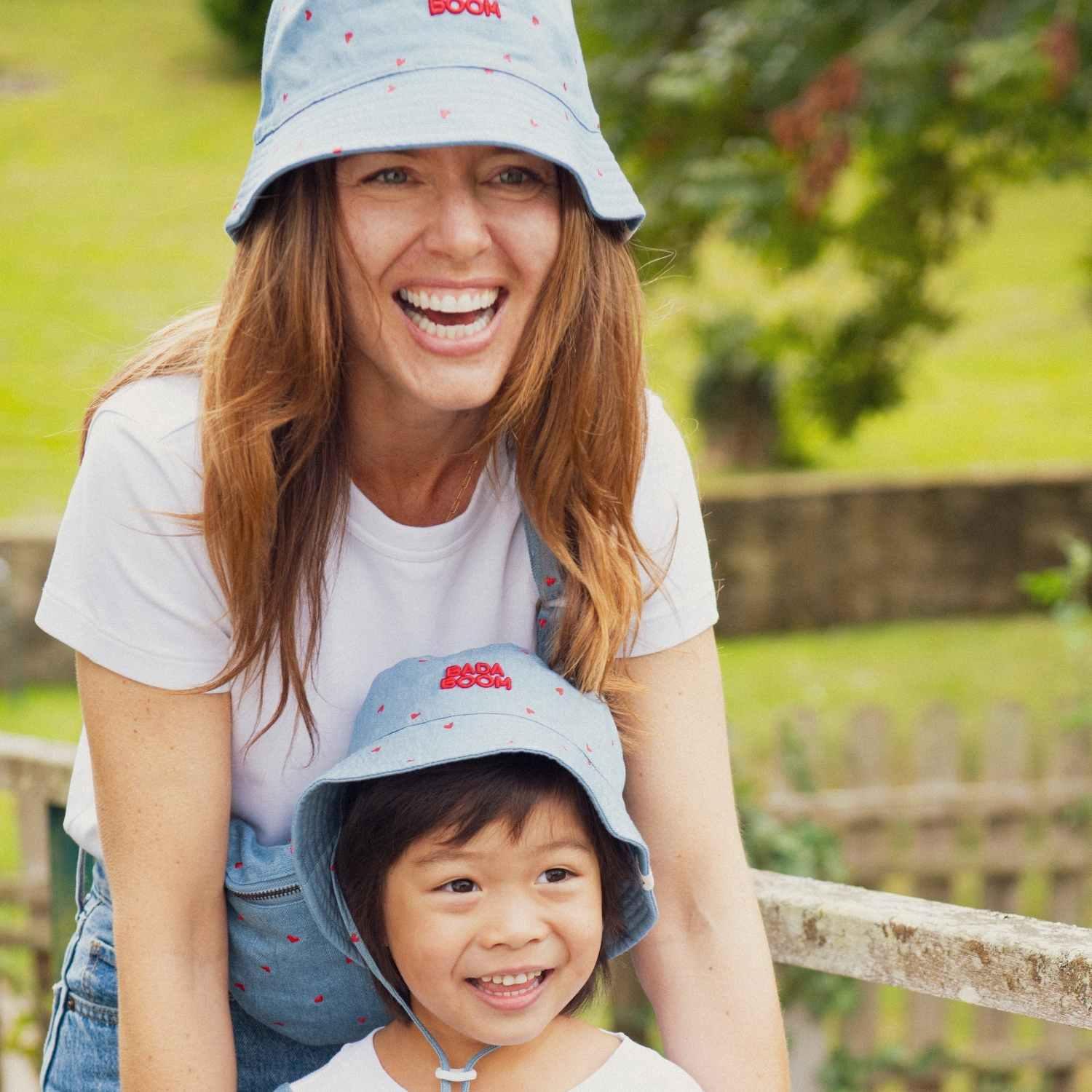 bob-bebe-enfant-parent-chamaye-assorti-papa-maman-enfant-bob-papa-fils-cadeau-fete-des-peres-casquette-mere-fille-cadeau-naissance-maman-bebe-cadeau-original-famille-bob-personnalisable-broderie-boom