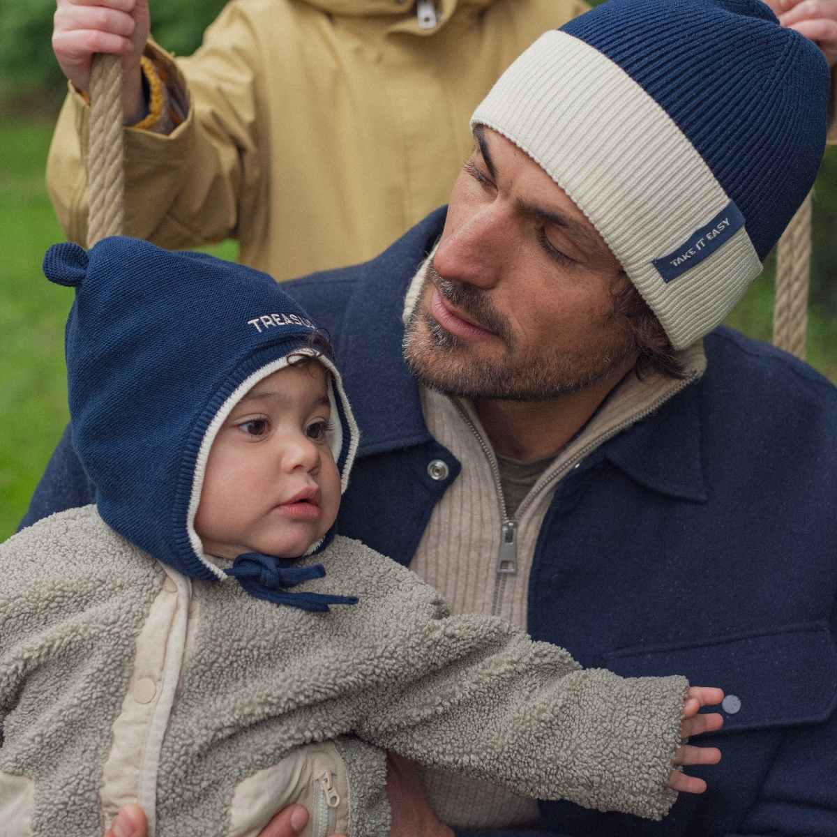 bonnet-bebe-enfant-papa-maman-chamaye-assorti-parent-enfant-bonnet-papa-fils-cadeau-fete-des-peres-bonnet-mere-fille-cadeau-naissance-maman-bebe-matchy-matchy-cadeau-original-famille-broderie-treasure