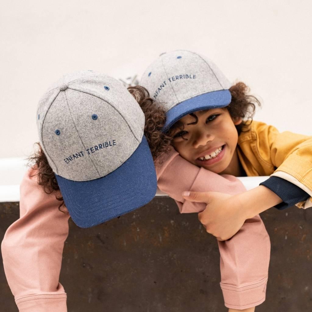 casquette-bebe-enfant-parent-chamaye-assorti-papa-maman-enfant-casquette-papa-fils-cadeau-fete-des-peres-casquette-mere-fille-cadeau-naissance-maman-bebe-cadeau-original-famille-casquette-personnalisable-broderie-cosmic-girl-cadeau-jeune-maman-maternite-cadeau-naissance-original-jeune-parent-casquette-fille-rose-velours-cotele-marque-francaise-production-ecoresponsable