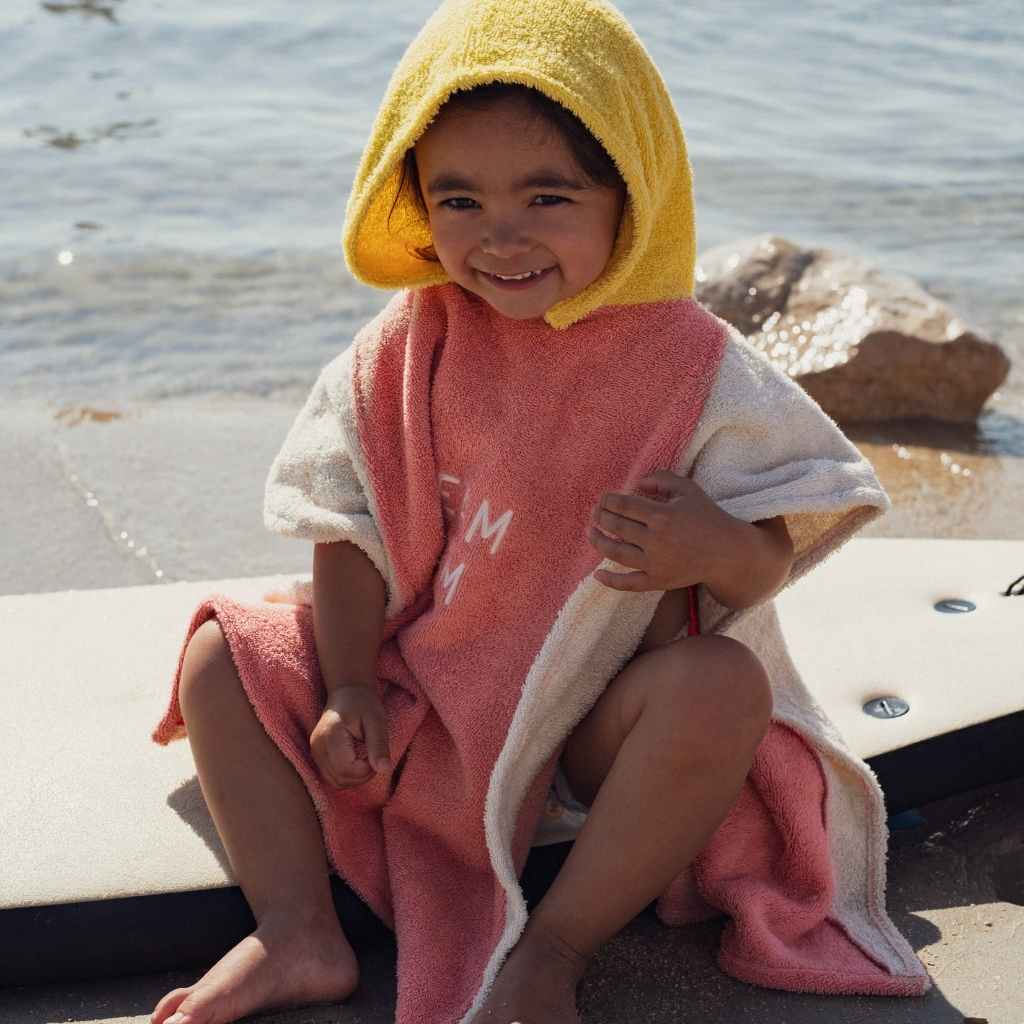 poncho-bebe-enfant-parent-chamaye-assorti-papa-maman-enfant-ponchodebain-papa-fils-cadeau-naissance-maman-bebe-cadeau-original-famille-poncho-personnalisable-broderie-dreamteam