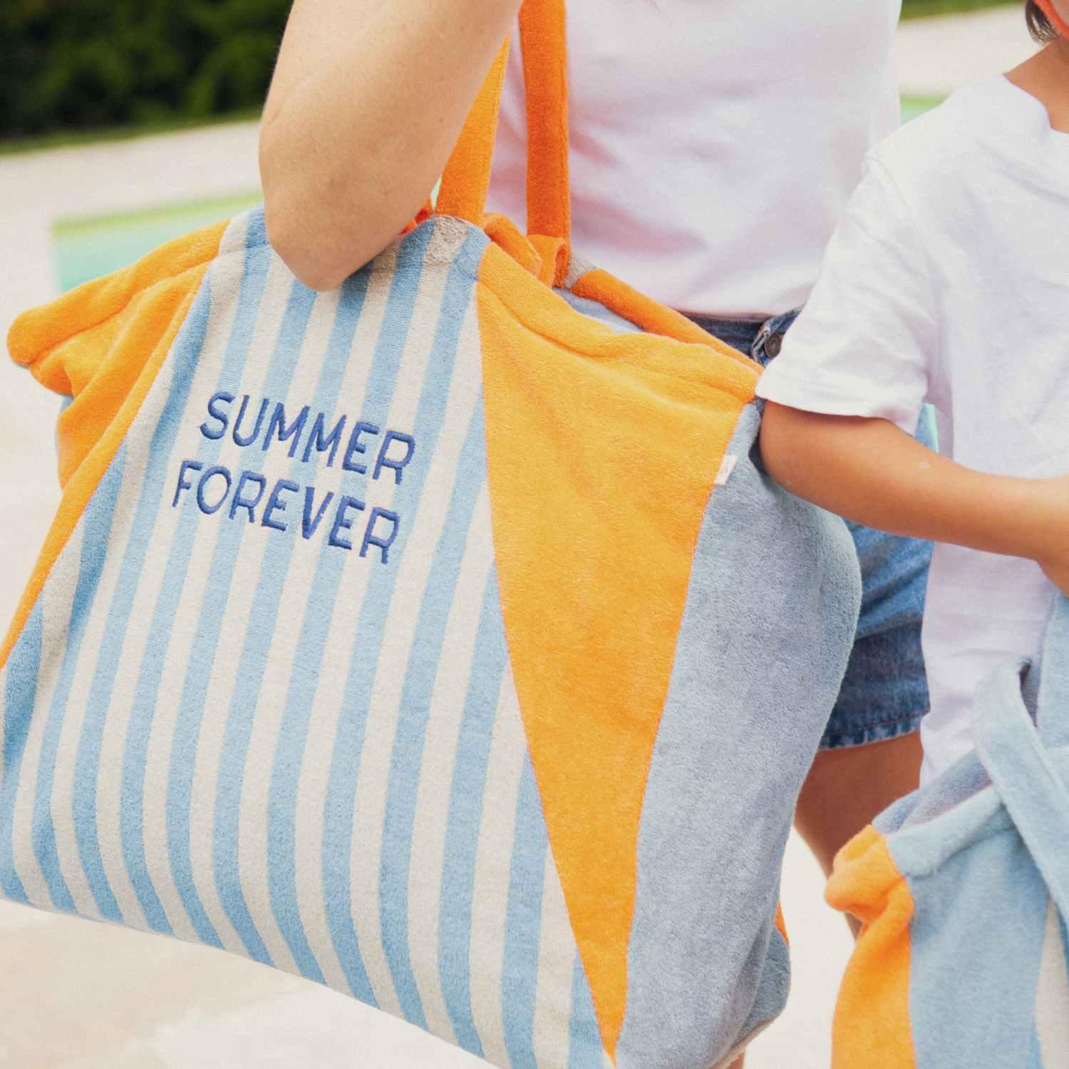 sac-cabas-parent-maman-éponge-cabas-gouter-plage-maman-mixte-cadeau-été-maman-papa-cadeau-anniversaire-fête-de-mères-matchy-matchy-cadeau-famille-cadeau-pere-fils-original-cadeau-mere-fille-pratique-matchy-matchy-cadeaux-noel-famille-marque-francaise-motif-summer-forever