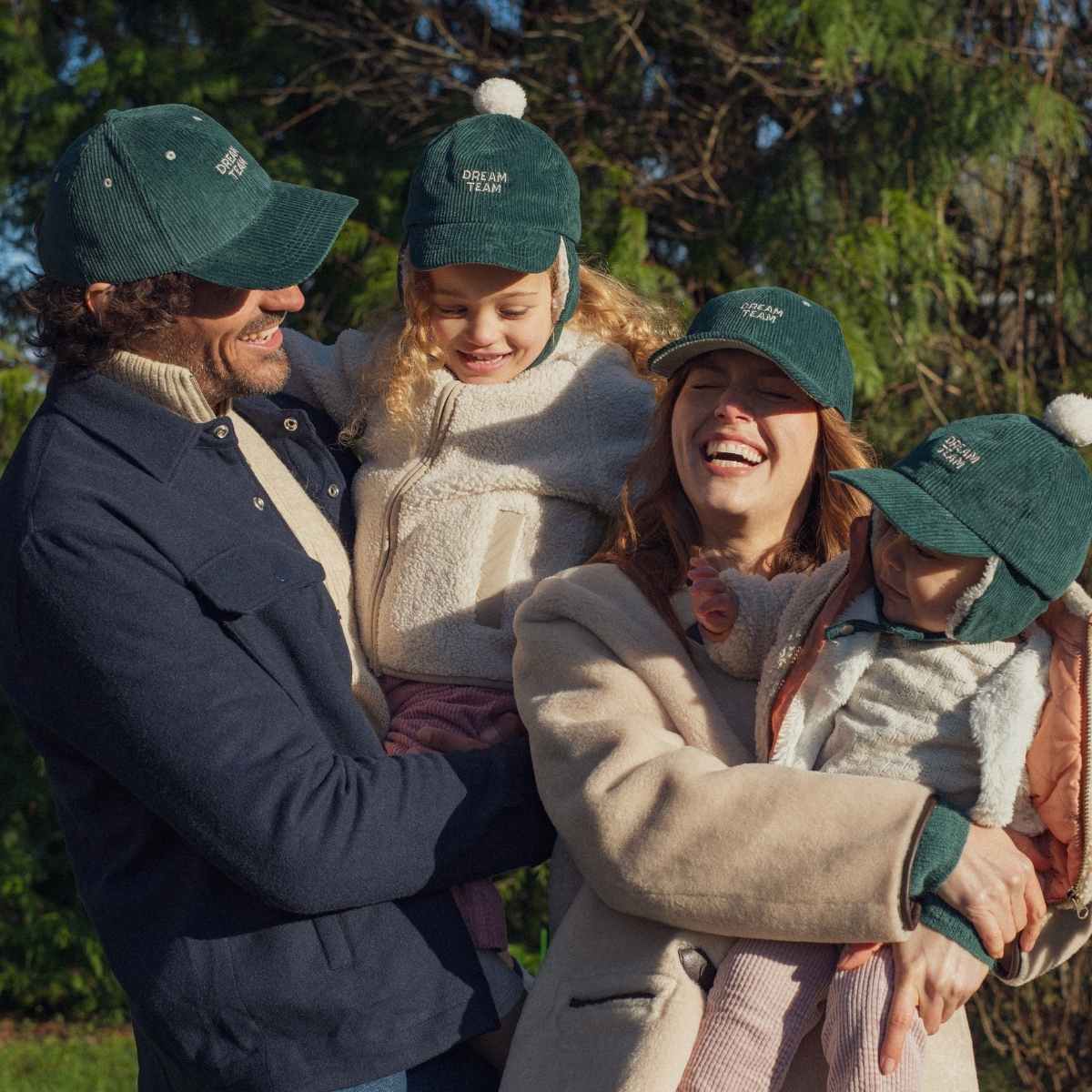 casquette-bebe-enfant-parent-chamaye-assorti-papa-maman-enfant-casquette-papa-fils-cadeau-fete-des-peres-casquette-mere-fille-cadeau-naissance-maman-bebe-cadeau-original-famille-casquette-personnalisable-broderie-dream-team