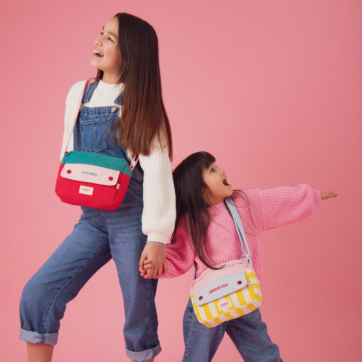 sac-enfant-chamaye-assorti-parent-enfant-sac-bandouliere-matchy-matchy-cadeau-original-famille-broderie-amour-fou