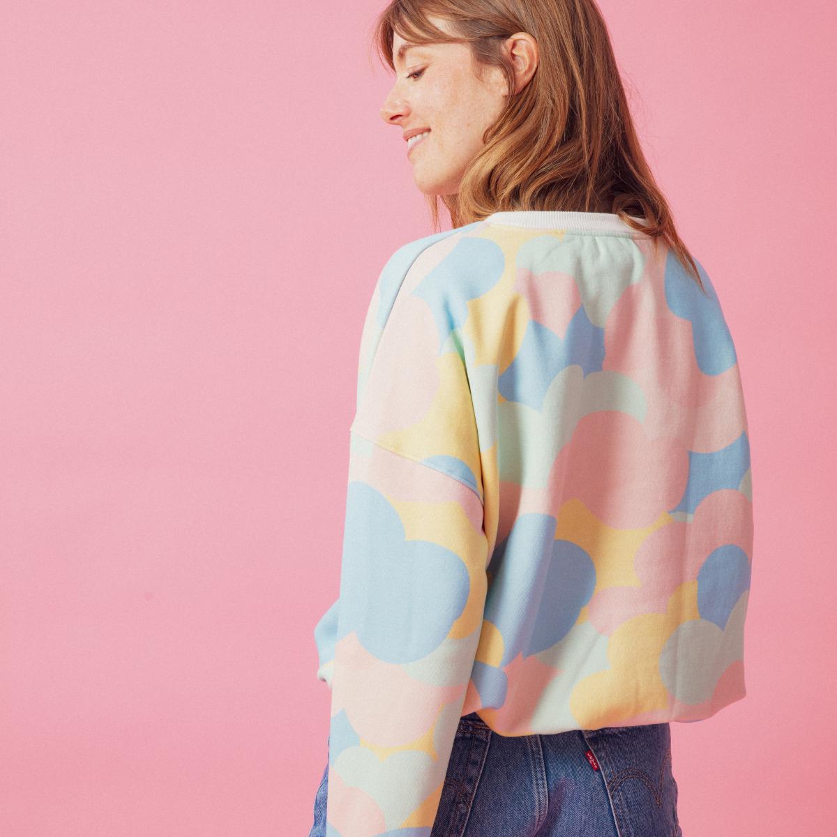 sweat-enfant-adulte-papa-maman-chamaye-assorti-parent-enfant-sac-papa-fils-cadeau-fete-des-meres-pull-mere-fille-cadeau-naissance-maman-matchy-matchy-cadeau-original-famille-broderie-motif-rainbow-please