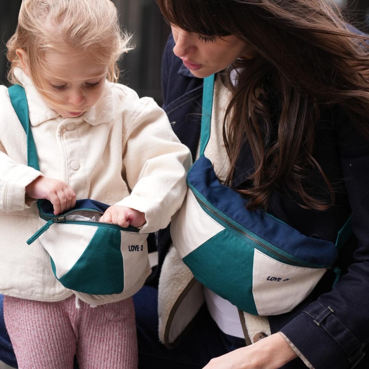 banane-parent-enfant-coton-toile-banane-papa-maman-mixte-enfant-cadeau-hiver-ete-maman-enfant-cadeau-anniversaire-petit-garcon-matchy-matchy-cadeau-famille-cadeau-pere-fils-original-cadeau-mere-fille-pratique-matchy-matchy-cadeaux-noel-famille-marque-francaise-cadeau-fête-des-mères