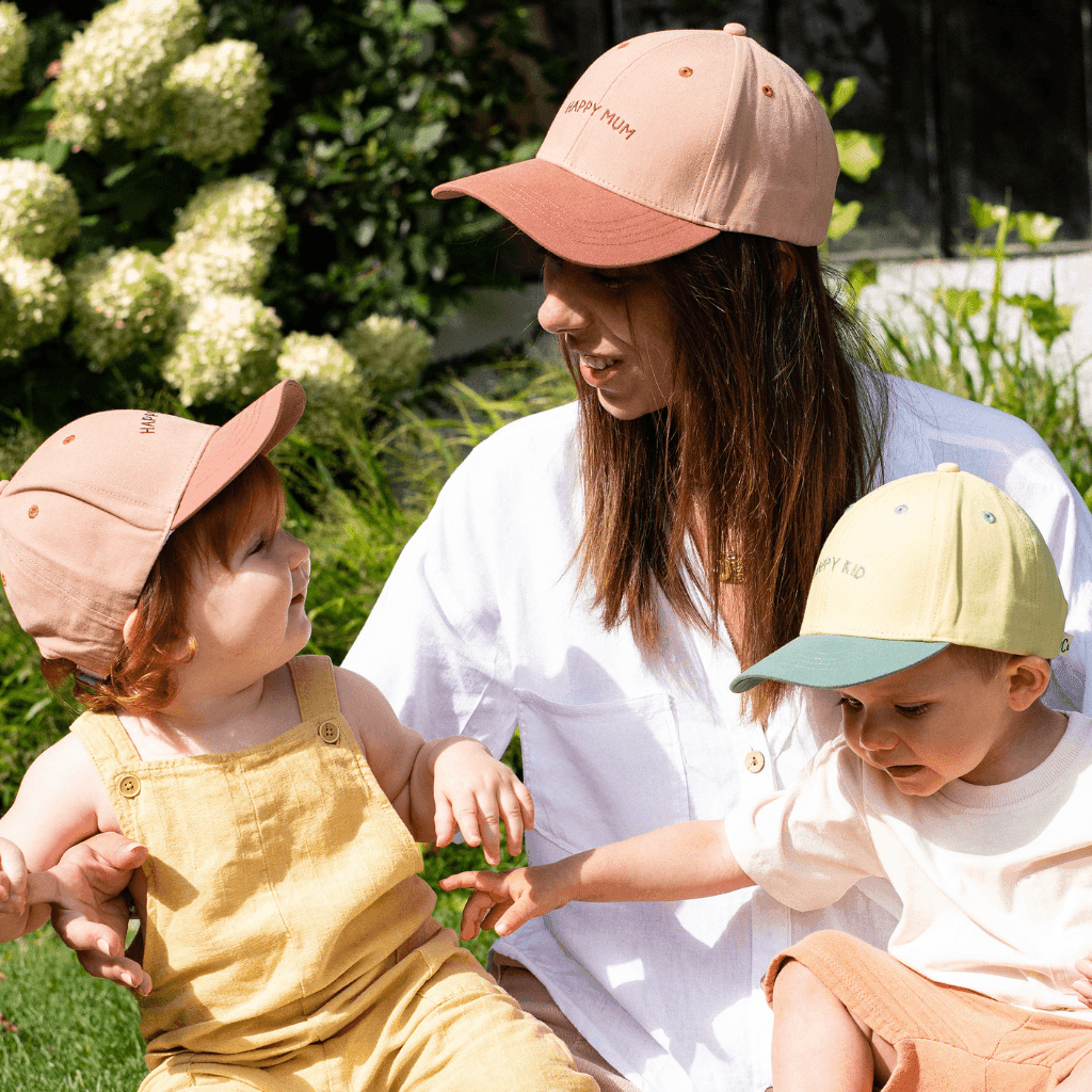 casquette-bebe-enfant-parent-chamaye-assorti-papa-maman-enfant-casquette-papa-fils-cadeau-fete-des-peres-casquette-mere-fille-cadeau-naissance-maman-bebe-cadeau-original-famille-casquette-personnalisable-broderie-happy-mum