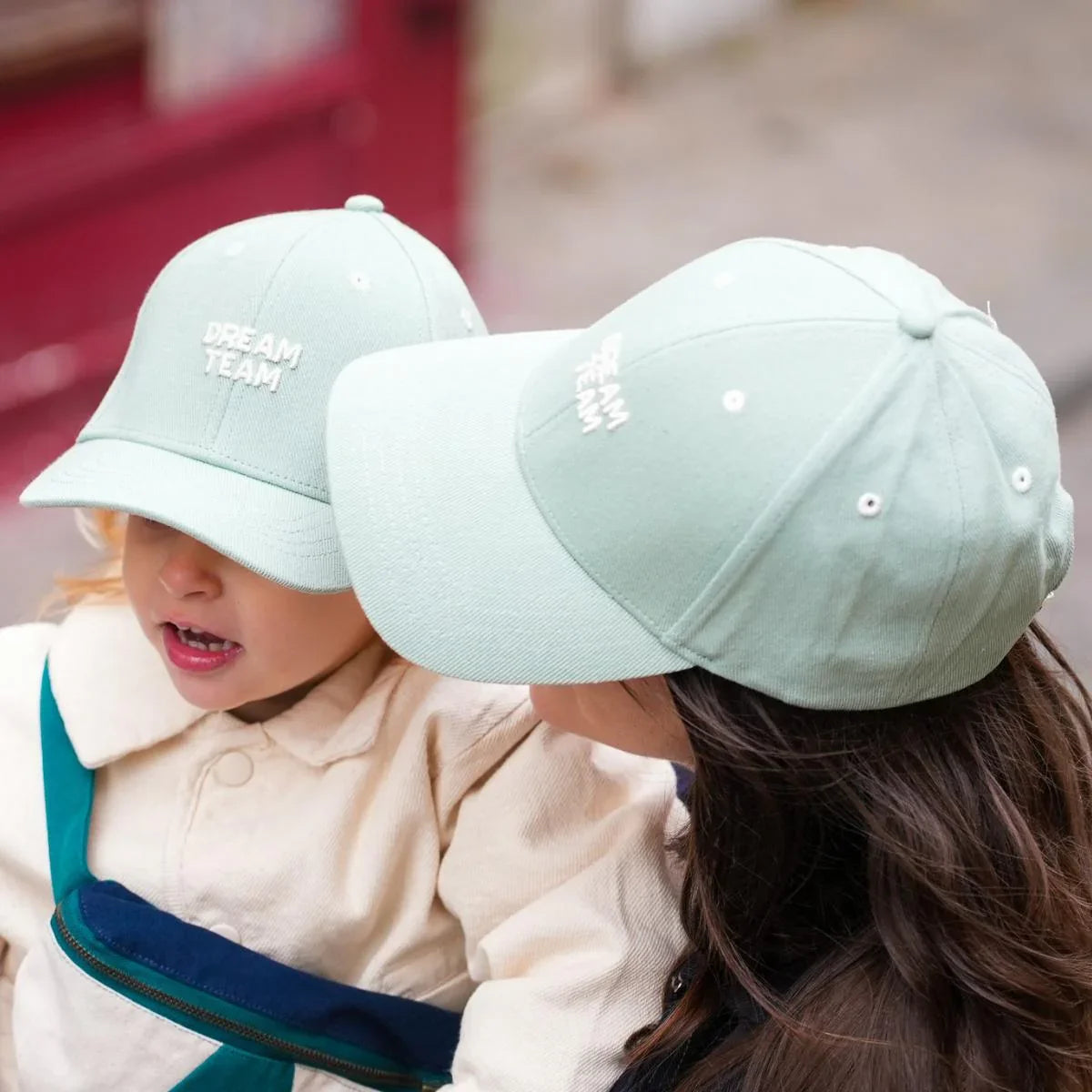 casquette-bebe-enfant-parent-chamaye-assorti-papa-maman-enfant-casquette-papa-fils-cadeau-fete-des-peres-casquette-mere-fille-cadeau-naissance-maman-bebe-cadeau-original-famille-casquette-personnalisable-broderie-dream-team