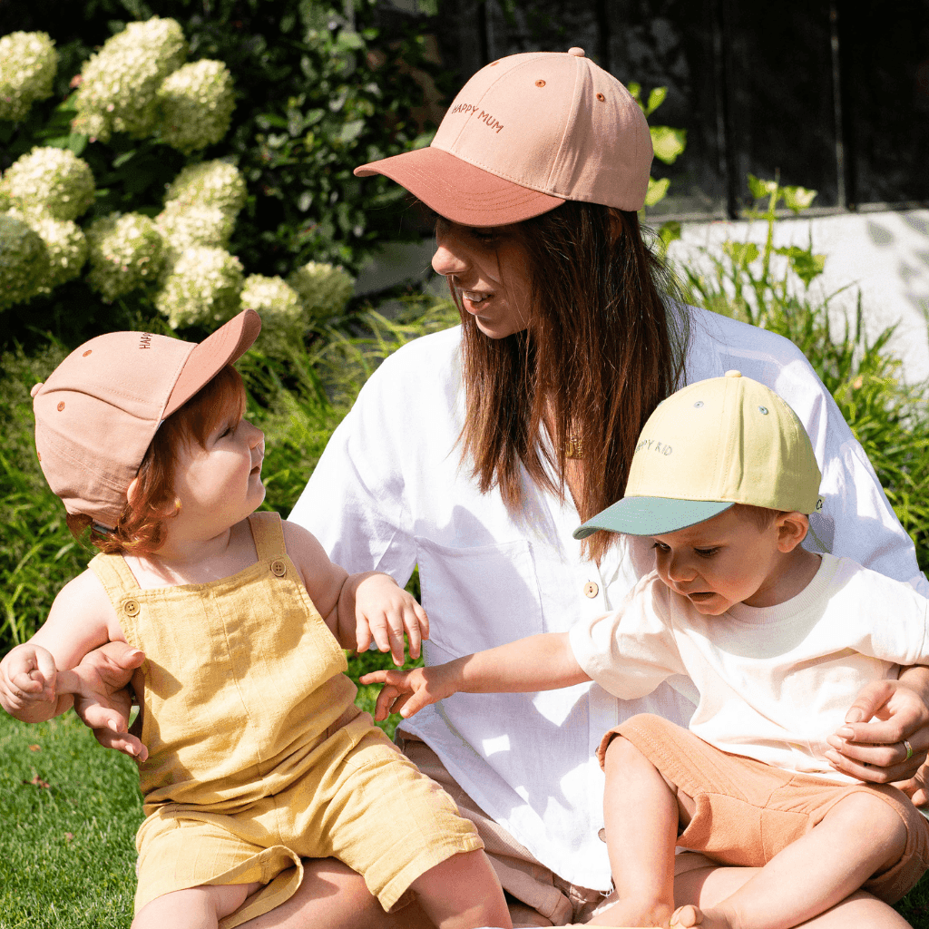casquette-bebe-enfant-parent-chamaye-assorti-papa-maman-enfant-casquette-papa-fils-cadeau-fete-des-peres-casquette-mere-fille-cadeau-naissance-maman-bebe-cadeau-original-famille-casquette-personnalisable-broderie-happy-kid
