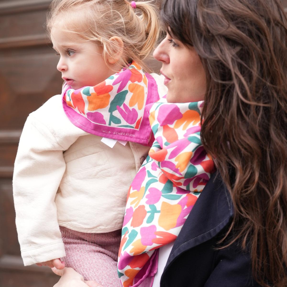 foulard-parent-enfant-coton-foulard-maman-enfant-cadeau-maman-fête-des-mères-cadeau-anniversaire-petite-fille-matchy-matchy-cadeau-famille-cadeau-mère-fille-original-cadeau-pratique-matchy-matchy-cadeaux-noel-famille-marque-francaise-motif