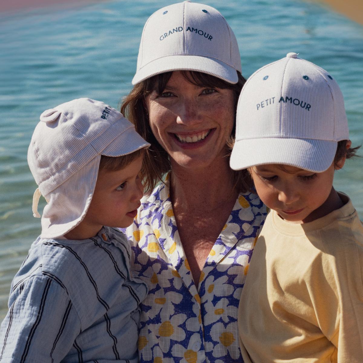casquette-bebe-enfant-papa-maman-chamaye-assorti-parent-enfant-casquette-papa-fils-cadeau-fete-des-peres-casquette-mere-fille-cadeau-naissance-maman-bebe-matchy-matchy-cadeau-original-famille-broderie-grand-amour-casquette-personnalisable-broderie