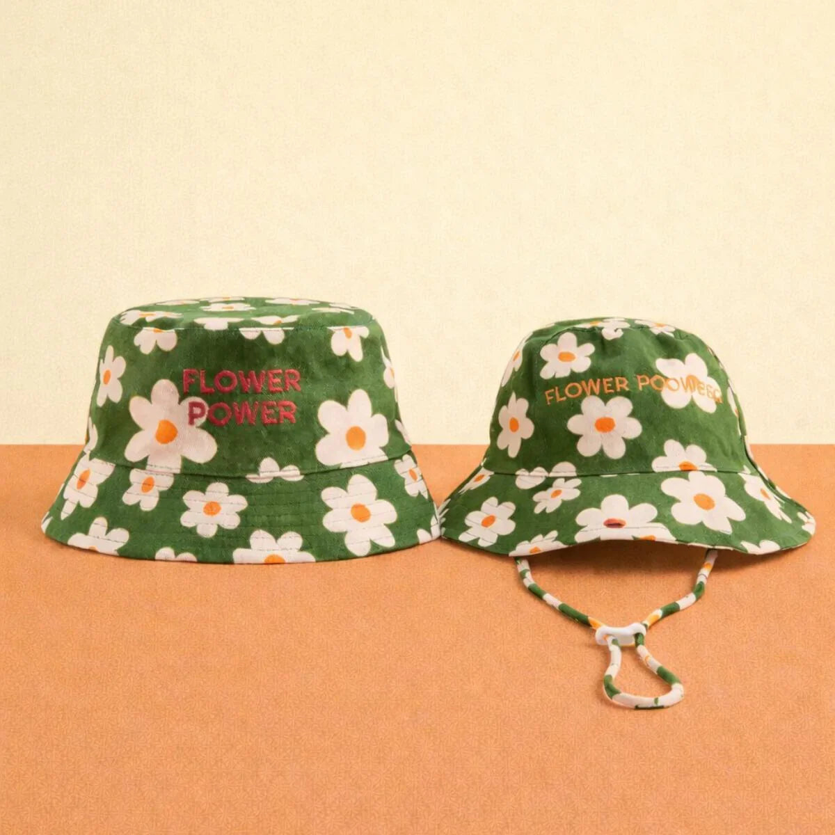chapeau-bebe-enfant-soleil-chamaye-assorti-papa-maman-enfant-casquette-papa-fils-cadeau-fete-des-peres-casquette-mere-fille-cadeau-naissance-maman-bebe-cadeau-original-famille-casquette-personnalisable-broderie-flower-power