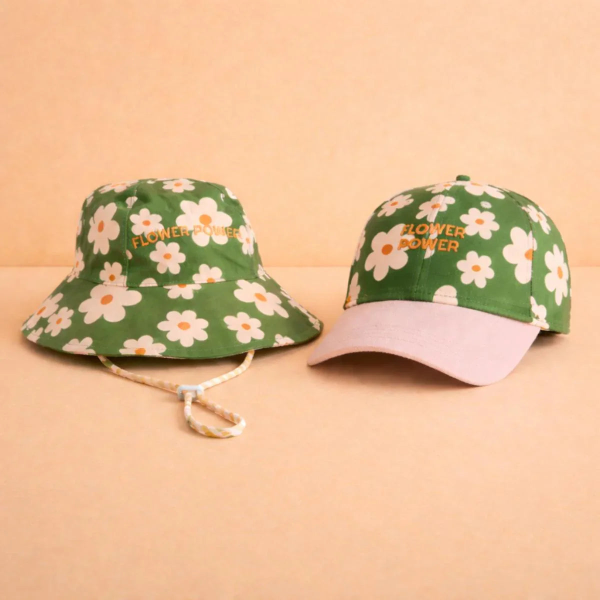 chapeau-bebe-enfant-soleil-chamaye-assorti-papa-maman-enfant-casquette-papa-fils-cadeau-fete-des-peres-casquette-mere-fille-cadeau-naissance-maman-bebe-cadeau-original-famille-casquette-personnalisable-broderie-flower-power