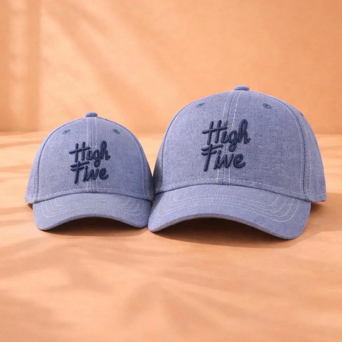 casquette-bebe-enfant-parent-chamaye-assorti-papa-maman-enfant-casquette-papa-fils-cadeau-fete-des-peres-casquette-mere-fille-cadeau-naissance-maman-bebe-cadeau-original-famille-casquette-personnalisable-broderie-high-five