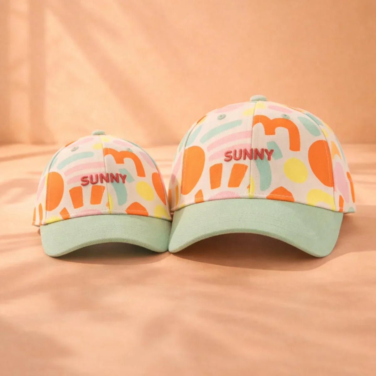 casquette-bebe-enfant-parent-chamaye-assorti-papa-maman-enfant-casquette-papa-fils-cadeau-fete-des-peres-casquette-mere-fille-cadeau-naissance-maman-bebe-cadeau-original-famille-casquette-personnalisable-broderie-sunny