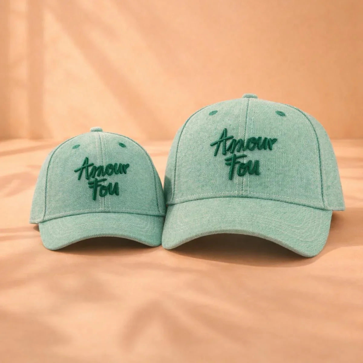 casquette-bebe-enfant-parent-chamaye-assorti-papa-maman-enfant-casquette-papa-fils-cadeau-fete-des-peres-casquette-mere-fille-cadeau-naissance-maman-bebe-cadeau-original-famille-casquette-personnalisable-broderie-amour-fou
