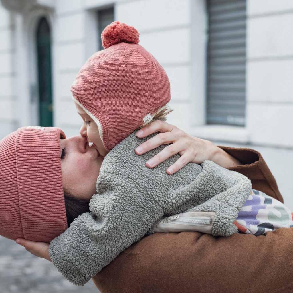bonnet-bebe-enfant-papa-maman-chamaye-assorti-parent-enfant-bonnet-papa-fils-cadeau-fete-des-peres-bonnet-mere-fille-cadeau-naissance-maman-bebe-matchy-matchy-cadeau-original-famille-broderie-sunshine