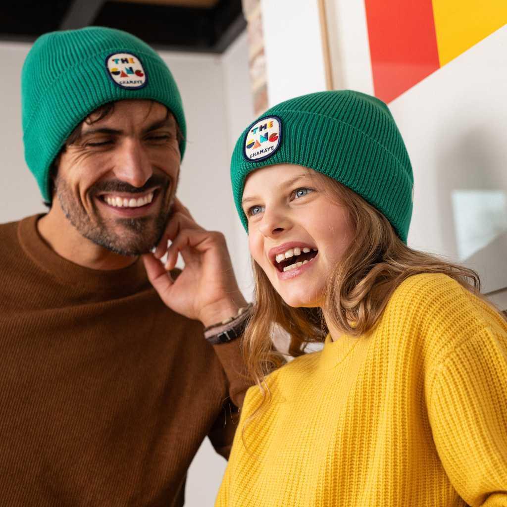 bonnet-bebe-enfant-papa-maman-chamaye-assorti-parent-enfant-bonnet-papa-fils-cadeau-fete-des-peres-bonnet-mere-fille-cadeau-naissance-maman-bebe-matchy-matchy-cadeau-original-famille-broderie-petit-loup-cadeau-jeune-papa-cool-cadeau-maman-bebe-maternite-original-cadeau-famille-protection-froid-bebe-hiver-patch-gang