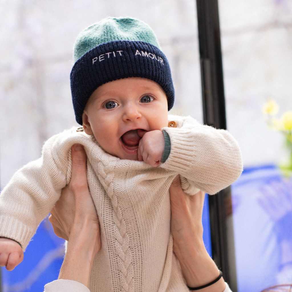 bonnet-bebe-enfant-papa-maman-chamaye-assorti-parent-enfant-bonnet-papa-fils-cadeau-fete-des-peres-bonnet-mere-fille-cadeau-naissance-maman-bebe-matchy-matchy-cadeau-original-famille-broderie-petitamour