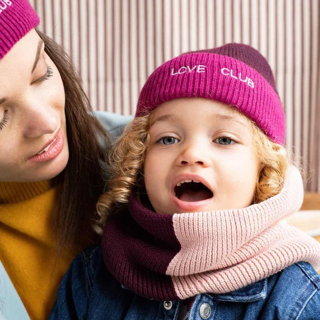 bonnet-bebe-enfant-papa-maman-chamaye-assorti-parent-enfant-bonnet-papa-fils-cadeau-fete-des-peres-bonnet-mere-fille-cadeau-naissance-maman-bebe-matchy-matchy-cadeau-original-famille-broderie-love-club-cadeau-mere-fille