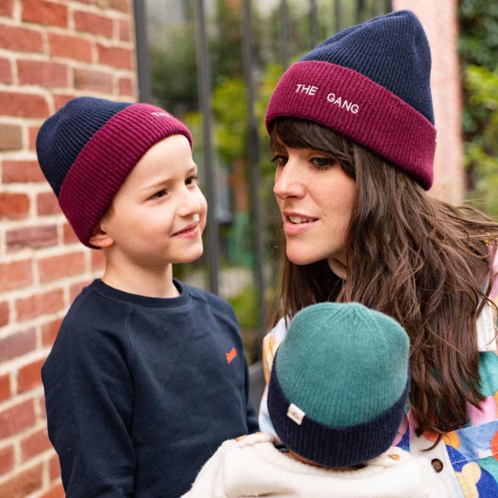 bonnet-bebe-enfant-papa-maman-chamaye-assorti-parent-enfant-bonnet-papa-fils-cadeau-fete-des-peres-bonnet-mere-fille-cadeau-naissance-maman-bebe-matchy-matchy-cadeau-original-famille-broderie-the-gang-cadeau-famille-noel-marque-ecoresponsable-made-in-france