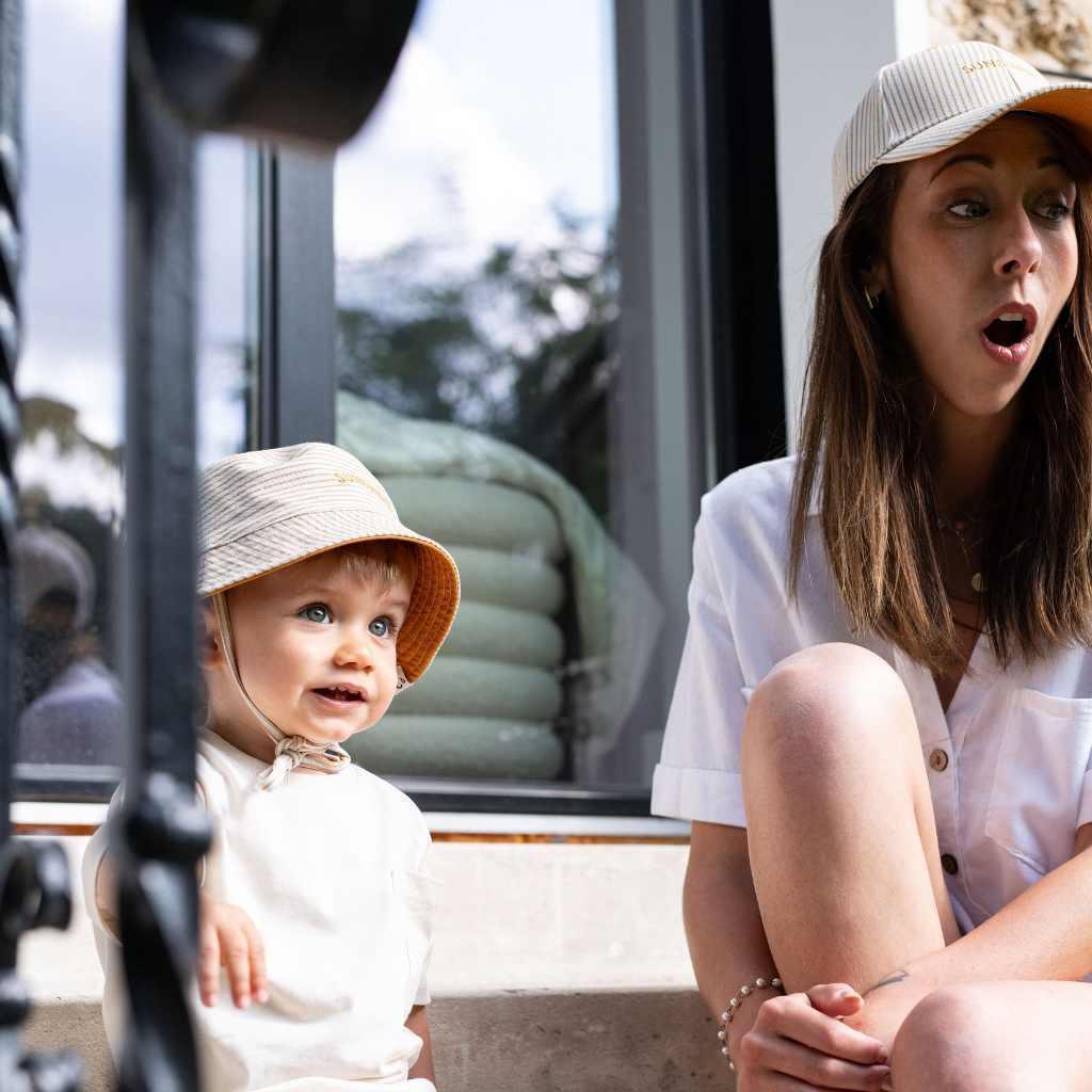 casquette-bebe-enfant-parent-chamaye-assorti-papa-maman-enfant-casquette-papa-fils-cadeau-fete-des-peres-casquette-mere-fille-cadeau-naissance-maman-bebe-cadeau-original-famille-casquette-personnalisable-broderie-sunshine-mariniere