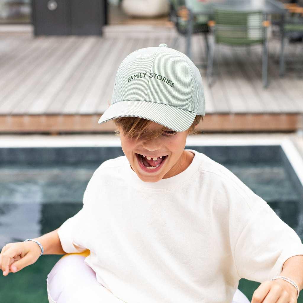 casquette-bebe-enfant-parent-chamaye-assorti-papa-maman-enfant-casquette-papa-fils-cadeau-fete-des-peres-casquette-mere-fille-cadeau-naissance-maman-bebe-cadeau-original-famille-matchy-matchy-chapeau-soleil-anti-uv-bebe-casquette-garcon-personnalisable-casquette-fille-broderie-family-stories-collan-little-and-tall