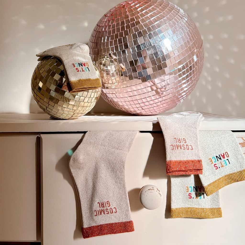 chaussettes-parent-enfant-chamaye-chaussettes-bebe-enfant-coffret-cadeau-naissance-cadeau-mere-fille-idee-cadeau-original-fete-des-peres-chaussettes-broderie-duo-parent-enfant-personnalisable-cadeau-famille-broderie-